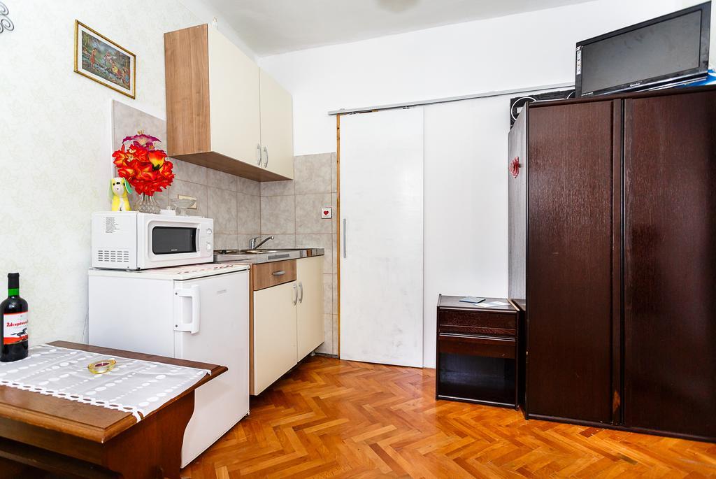 Apartment Filip Vrbnik Eksteriør bilde